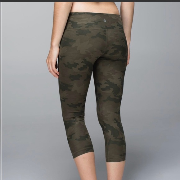 Lululemon Wunder Under Crop Luxtreme in Camo  Green - Picture 1 of 6